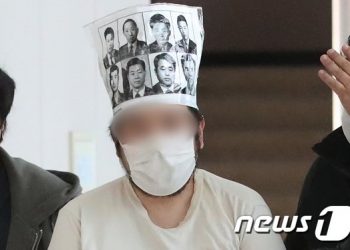 박근혜 전 대통령에 소주병 투척 40대 징역 3년 구형