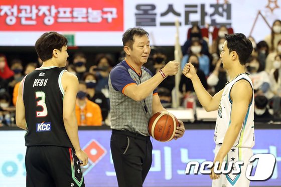‘첫째’ 허웅 KCC로 떠나보낸 허재 데이원 대표 “둘째 훈이 영입은…”