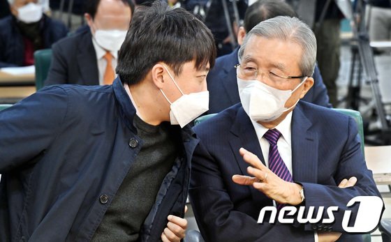 김종인 “차기 이준석 거론하는 이들도…한번 만나 이야기해 주고 싶다”