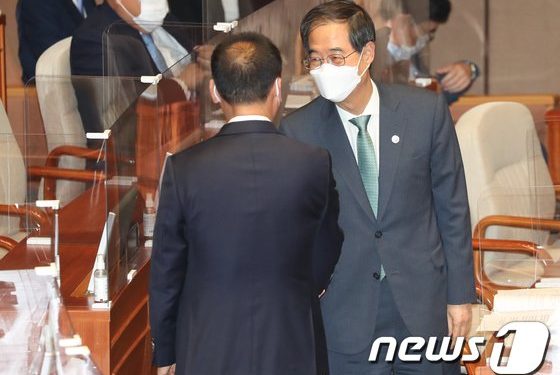 한덕수, 尹지지율 하락에 “국민 기대 만족 못 시켜…인사 낙마 유감”