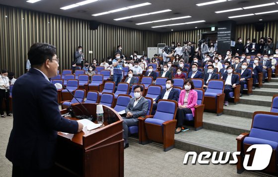 장제원 “법사위원장 안한다”…권성동 “張, 김도읍에 양보”