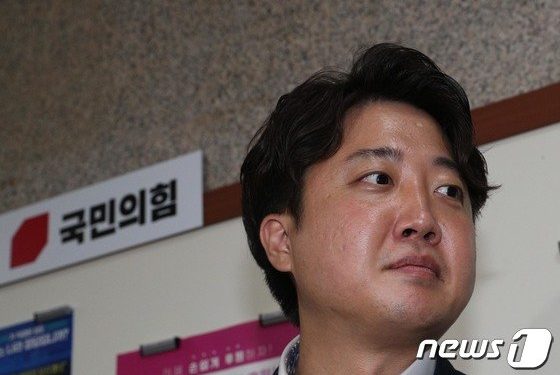 존재감 더 커진 이준석, 이합집산하는 당권 전선…與 춘추시대 ‘분화’