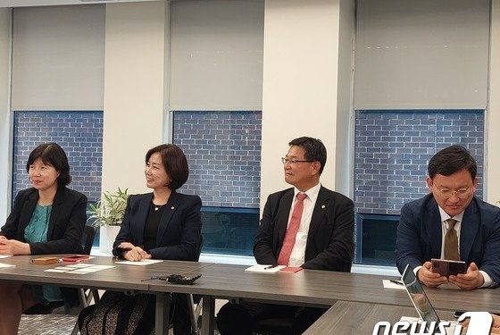 이헌승 “‘추모의 벽’ 유지·보수 지원 방안 마련…바이든 불참 아쉬워”