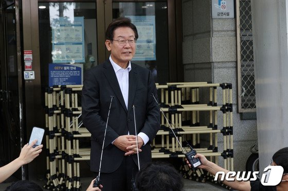 이재명, 예비경선 앞두고 영·호남行…중앙위원 표심 다지기
