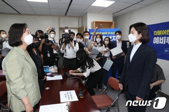 박지현, 김종인 만류에도 출마 강행→金 “무모하다 말렸는데…역시 젊더라”