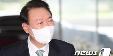 尹대통령 첫 여름 휴가 고민…역대 대통령처럼 청남대·청해대?