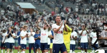 EPL과 K리그 별들이 수놓은 축구축제…폭우 뚫고 현장 찾은 6만팬이 승자