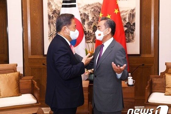 중국이 바라는 한미·한중관계… 왕이 ‘5개 요구’에 담겼다