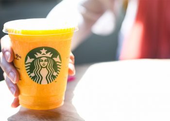 “망고 없는 망고음료, 말이 돼?”…스타벅스에 65억 소송 건 여성