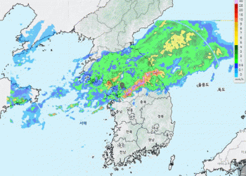 서울에 이틀 만에 500㎜ 기록적 폭우…밤에도 계속 ‘물폭탄’
