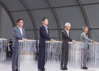 첫 행보 나선 이재용의 메시지…”세상에 없는 기술로 미래 만들자”