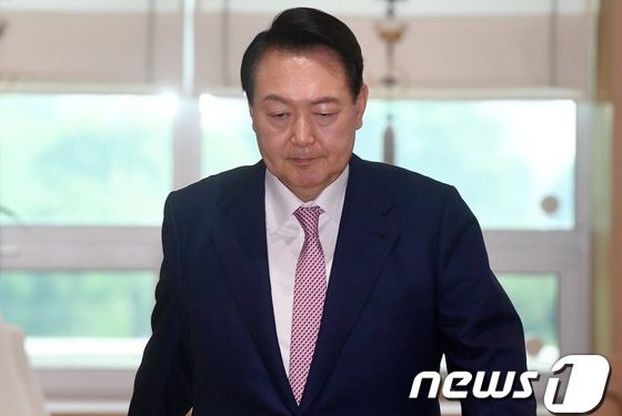 대통령실 “무속인 법사 이권 개입 의혹, 필요하다고 판단시 조치”