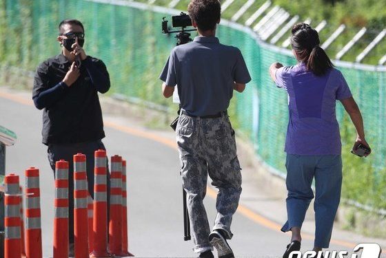 前 靑비서관 “文, 마실 처음 나섰다가 봉변…경호구역 확대로 평화 이뤄졌음”