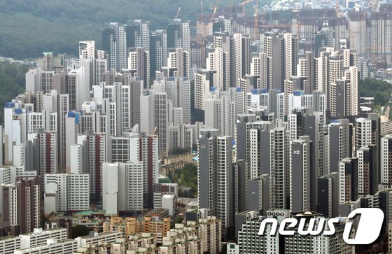 ‘낙폭’ 키운 서울집값 12주째 ‘뚝뚝’…서초·용산 아파트값도 떨어졌다