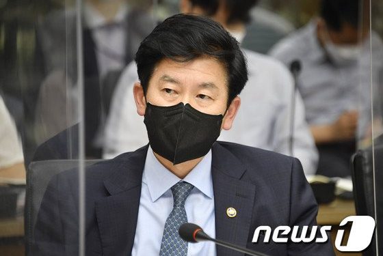 기재차관 “내년 초부터 국제예탁결제기구 통해 외국인투자 활성화”