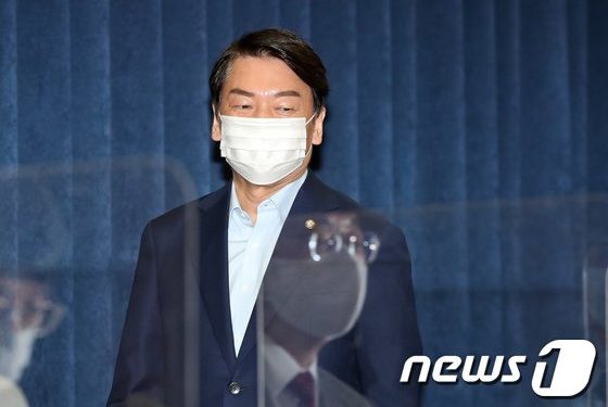 안철수, 당권도전 공식화…”제 역할 있다면 마다 않겠다”