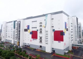 ‘탈(脫) LCD’ 전략 두고 삼성·LG ‘온도차’