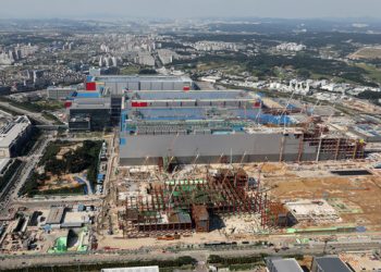 ‘봉쇄파장’ 中반도체 생산 급감…韓반도체 수출 비상 “상당기간”