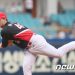 KIA, SSG 꺾고 5강 경쟁 우위 선점…LG, 키움에 역전승 하며 선두 추격