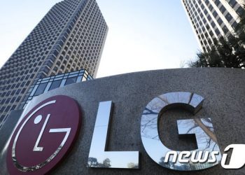 ‘전장사업 10년’ LG전자, 車반도체 내재화 전방위 공략…왜?