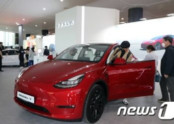 연이은 사고에 집단소송까지…자율주행기능 두고 ‘시끌시끌’