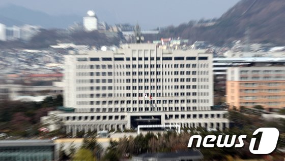 대통령실, 800억원대 건물 신축 추진…”국방컨벤션센터 등 국격에 맞지 않아”