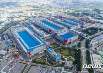 ‘반도체 겨울’에 역발상 투자 나선 삼성·SK…”호황기 다시 온다”