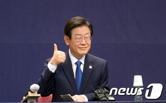 ‘차기 대통령감’ 이재명 27%…한동훈 9% 오세훈·홍준표·안철수 4%