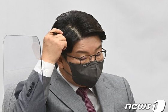 與, 추석 전 새 비대위 출범 속도전…’이준석 가처분’ 암초