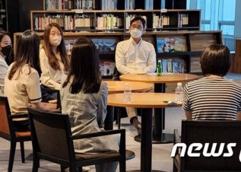 “워킹맘이 애국자”…이재용 부회장, 멕시코서도 만난 그녀들