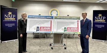 앨라배마주 공교육 순위 올랐지만, 칭찬은 인색하네