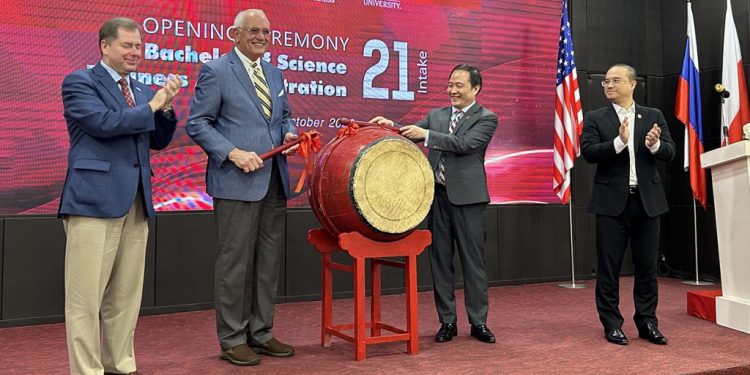 트로이 대학, 이번 주 베트남에서 졸업식 개최