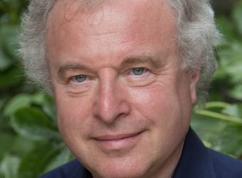 ‘피아니스트들의 교본’ 시프 “음악은 스포츠 아냐…경쟁 멈춰라”