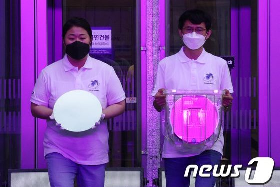 TSMC에 ‘반도체 1위’ 내준 三電…탈환 시점은 언제