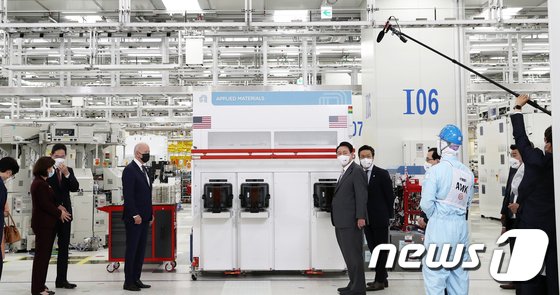 삼성·SK, ‘美정부 장비 통제 1년 유예’로 급한 불 껐지만…”불확실성 여전”