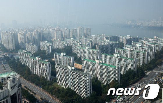 수도권 ‘아파트’ 경매 10건 중 7건이 주인 못 찾았다…경매시장도 ‘썰렁’