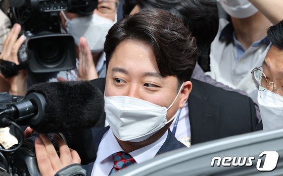 與 윤리위 ‘이준석 추가 징계’ 하나…이르면 오늘 가처분 결과도