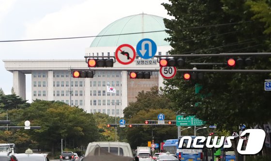 尹대통령-이재명 대표, ‘입법의 시간’ 오면 ‘경제·민생’ 계기로 만날까