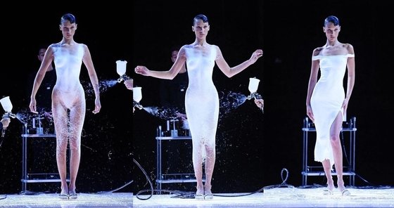 속옷 차림 모델에 스프레이 ‘칙~’…10분 뒤 ‘대반전’ 환호 터졌다