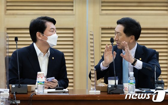 김종인 만난 安, 정책 내놓는 김기현·조경태…강연정치 유승민