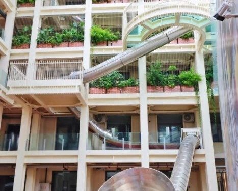 7층 직장 건물에 미끄럼틀 설치, 직원들 “퇴근합니다~슝”