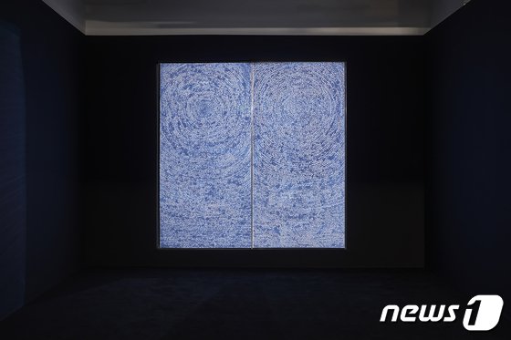 韓 미술품 경매 최고가 132억원 김환기 ‘우주’ 첫 일반 공개