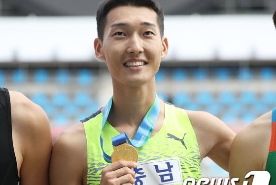 높이뛰기 우상혁, 발목 통증에도 전국체전 금메달…기록은 2m15로 다소 저조