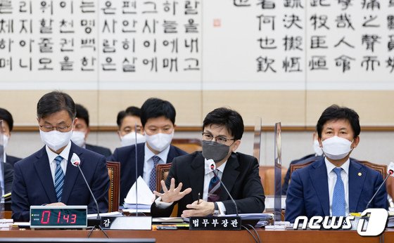 법무부, 촉법소년 상한 만 14세→13세 개정 추진