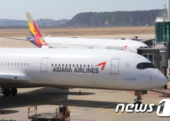 ‘킹달러’에 아시아나항공 완전자본잠식 위기…”대규모 환손실 불가피”
