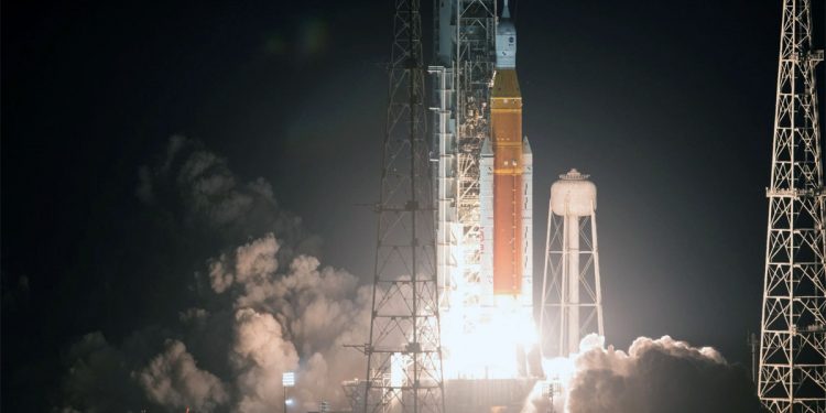 NASA의 최신 달 로켓은 앨라배마의 자부심