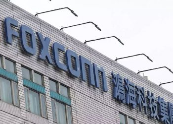 폭스콘 공장서 노동자 2만 이탈, 애플 주가 폭락할까?