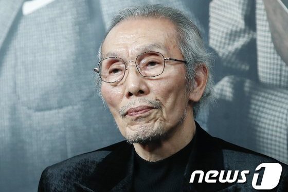 ‘강제추행 혐의’ 오영수, 부인… 문체부 광고 중단·연극 전주 공연 배제