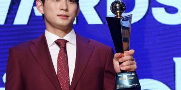 MVP 이정후, 자신을 보며 꿈 키울 후배들에 남긴 조언 “안주하면 끝”