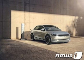 글로벌 자동차상 휩쓰는 현대차그룹 전기차…국내선 테슬라 제쳤다